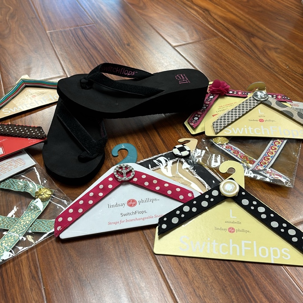 Switch Flops  Lu Lu wedge size 9 and straps  get all 9 sets !  Size Large.